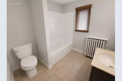 2109  Washington Ave #Lower, Front, Racine, WI 53403 - Photo 3