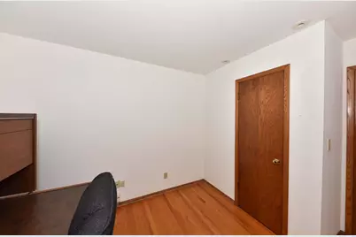 12810 W Meadow Ln, New Berlin, WI 53151 - Photo 21