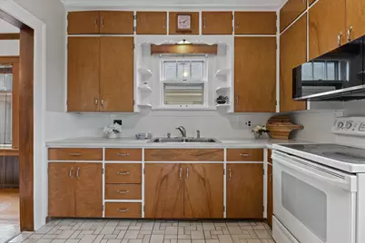 2610  Lasalle St, Racine, WI 53402 - Photo 7