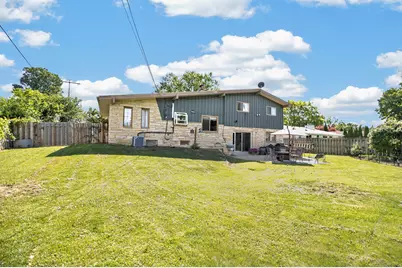 8755 N Pelham Pkwy, Bayside, WI 53217 - Photo 33
