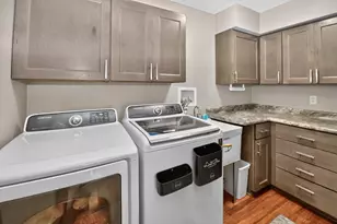 8755 N Pelham Pkwy, Bayside, WI 53217 - Photo 29