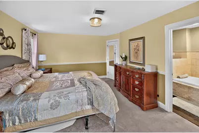 8755 N Pelham Pkwy, Bayside, WI 53217 - Photo 17