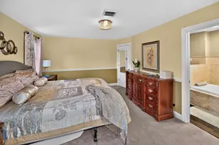 8755 N Pelham Pkwy, Bayside, WI 53217 - Photo 17