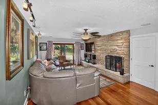 8755 N Pelham Pkwy, Bayside, WI 53217 - Photo 23