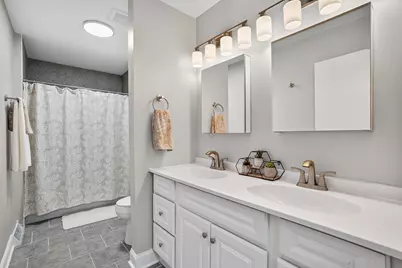802 S 92nd St, West Allis, WI 53214 - Photo 7