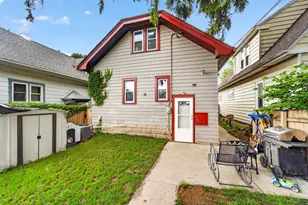 2049 S 72nd St, West Allis, WI 53219 - Photo 15