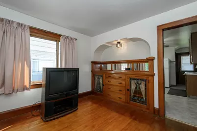 2209 S 63rd St, West Allis, WI 53219 - Photo 7