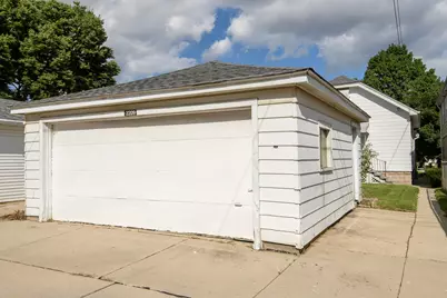 2209 S 63rd St, West Allis, WI 53219 - Photo 29