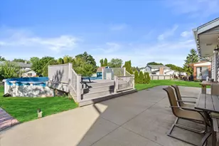 N78W15498 Old Gate Rd, Menomonee Falls, WI 53051 - Photo 31