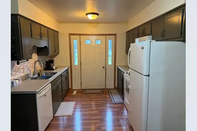 1311 W Circle Dr, Sparta, WI 54656 - Photo 3