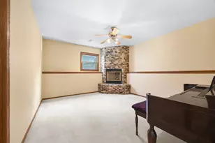 1426 Sunnydale Cir, West Bend, WI 53090 - Photo 29