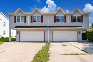 1426 Sunnydale Cir, West Bend, WI 53090 - Photo 3
