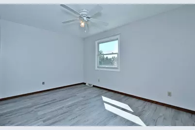 4600  Springbrook Rd, Pleasant Prairie, WI 53158 - Photo 15