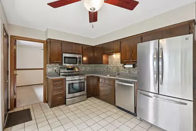 2839  Coventry Ln, Waukesha, WI 53188 - Photo 3