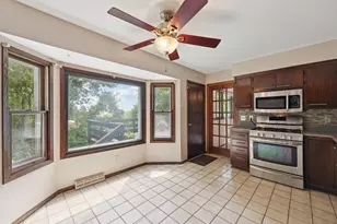 2839 Coventry Ln, Waukesha, WI 53188 - Photo 5