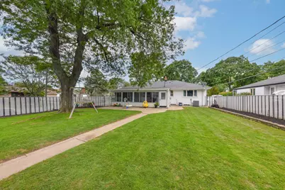 6100 W Hustis St, Milwaukee, WI 53223 - Photo 25