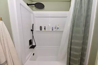 6100 W Hustis St, Milwaukee, WI 53223 - Photo 11