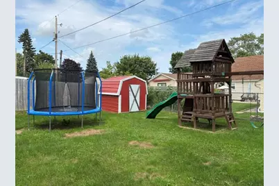 5010 W Euclid Ave, Milwaukee, WI 53219 - Photo 5
