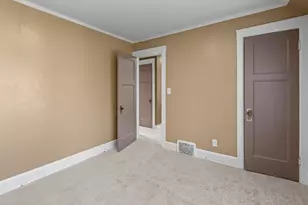2465 W Congress St, Milwaukee, WI 53209 - Photo 17