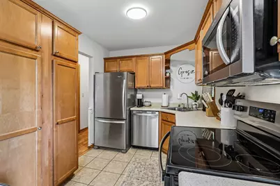 4376 S 84th St, Greenfield, WI 53228 - Photo 11