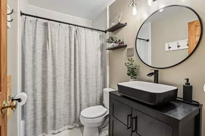 4376 S 84th St, Greenfield, WI 53228 - Photo 5
