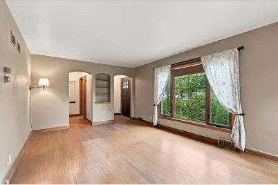 427 E Van Norman Ave, Milwaukee, WI 53207 - Photo 7
