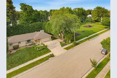 1606 N Pine St, Grafton, WI 53024 - Photo 39