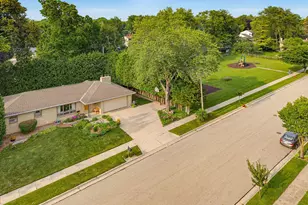 1606 N Pine St, Grafton, WI 53024 - Photo 39