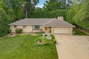 1606 N Pine St, Grafton, WI 53024 - Photo 35