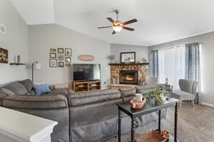 524 Parkview Dr, Johnson Creek, WI 53038 - Photo 5