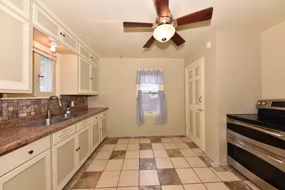 3724 N 49th St, Milwaukee, WI 53216 - Photo 13