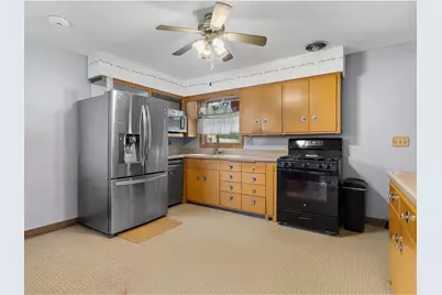 1217 S 25th St, Manitowoc, WI 54220 - Photo 11