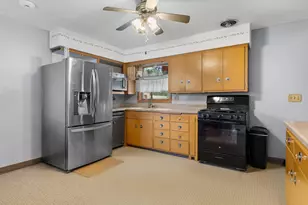 1217 S 25th St, Manitowoc, WI 54220 - Photo 11