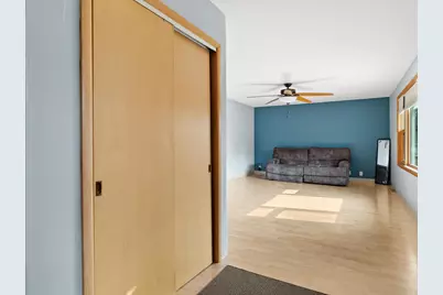 1217 S 25th St, Manitowoc, WI 54220 - Photo 5