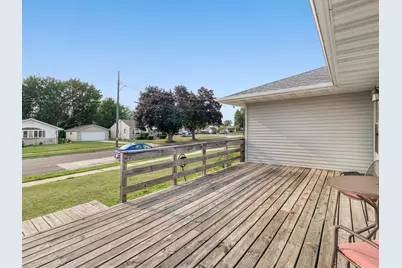 1217 S 25th St, Manitowoc, WI 54220 - Photo 3