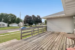 1217 S 25th St, Manitowoc, WI 54220 - Photo 3