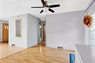1217 S 25th St, Manitowoc, WI 54220 - Photo 9