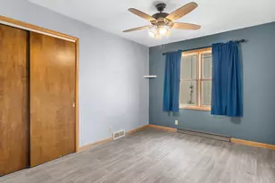 1217 S 25th St, Manitowoc, WI 54220 - Photo 17