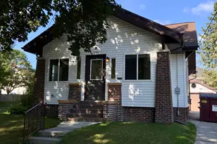 1002 N 16th St, Manitowoc, WI 54220 - Photo 1