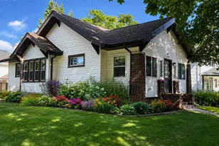 1002 N 16th St, Manitowoc, WI 54220 - Photo 3