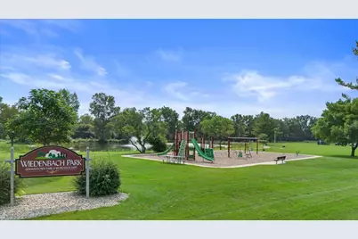 W215N10105  Hickory Dr, Germantown, WI 53017 - Photo 25