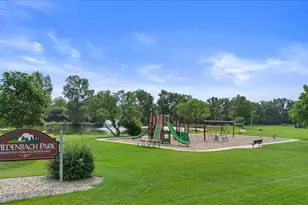 W215N10105 Hickory Dr, Germantown, WI 53017 - Photo 25