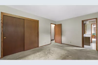 W215N10105  Hickory Dr, Germantown, WI 53017 - Photo 11