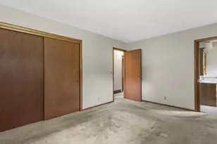 W215N10105 Hickory Dr, Germantown, WI 53017 - Photo 11