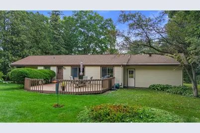 W215N10105  Hickory Dr, Germantown, WI 53017 - Photo 19
