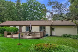 W215N10105 Hickory Dr, Germantown, WI 53017 - Photo 19