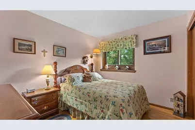 W215N10105  Hickory Dr, Germantown, WI 53017 - Photo 13