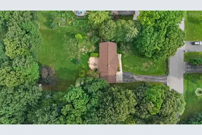W215N10105  Hickory Dr, Germantown, WI 53017 - Photo 23