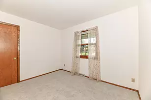 N84W14476 Menomonee Ave, Menomonee Falls, WI 53051 - Photo 17