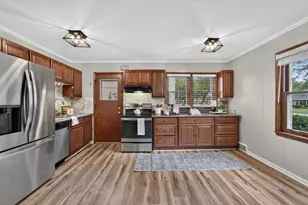 4863 N Santa Monica Blvd, Whitefish Bay, WI 53217 - Photo 7